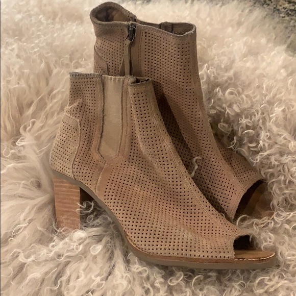 Toms Booties - Picture 4 of 4